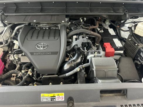 Certified 2023 Toyota Highlander XLE AWD/4WD image 37