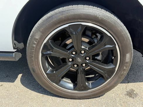 Used 2023 Ford Expedition Limited AWD/4WD image 12