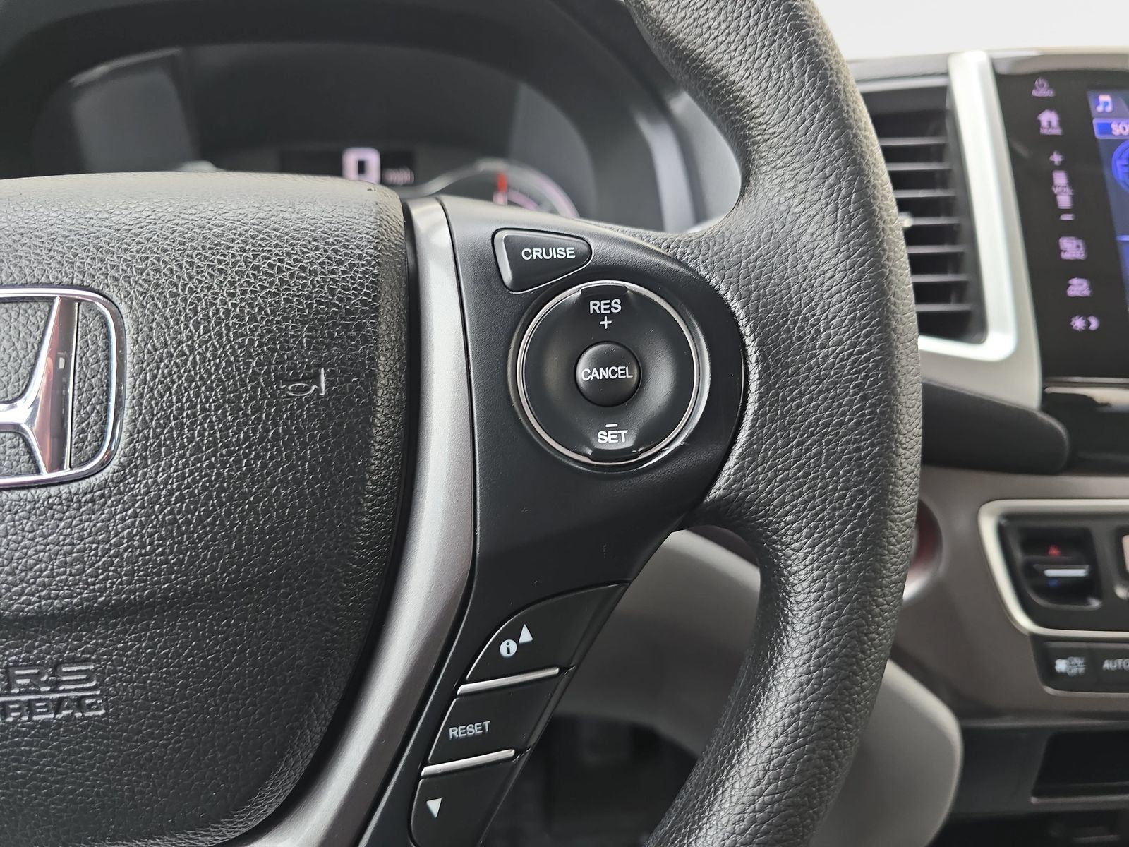 Used 2017 Honda Pilot EX image 21