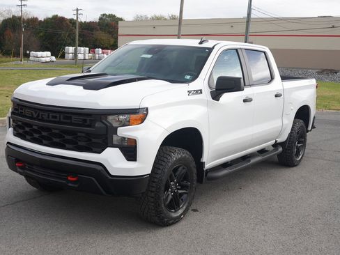 New 2026 Chevrolet Silverado 1500 Custom Trail Boss w/ LPO, Dark Essentials Package image 8