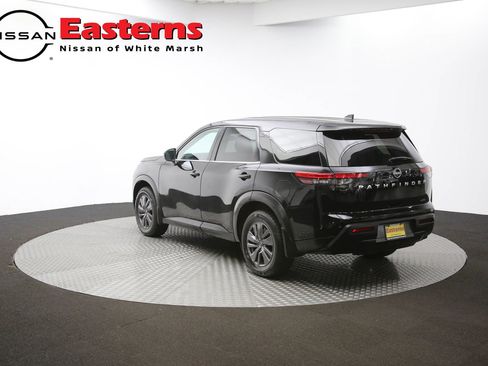 Used 2024 Nissan Pathfinder S image 81