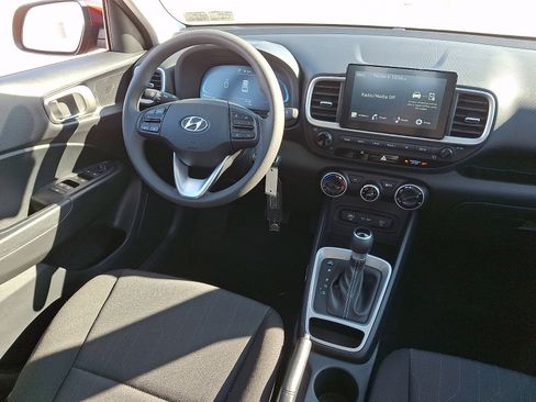 New 2026 Hyundai Venue SE image 9