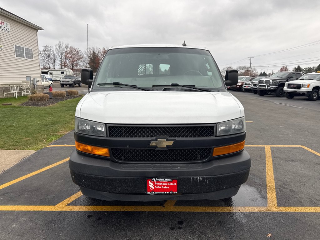 Used 2018 Chevrolet Express 2500 Extended RWD image 3
