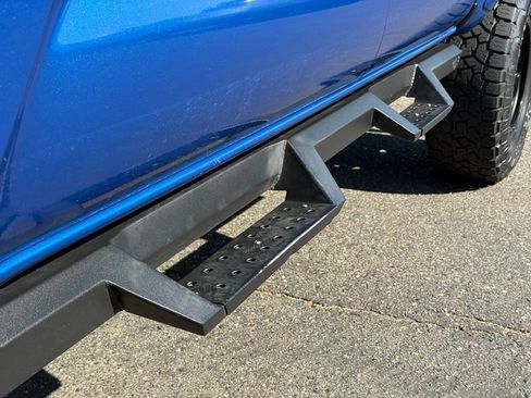 Used 2017 Toyota Tacoma TRD Sport w/ Exterior Package RWD image 6