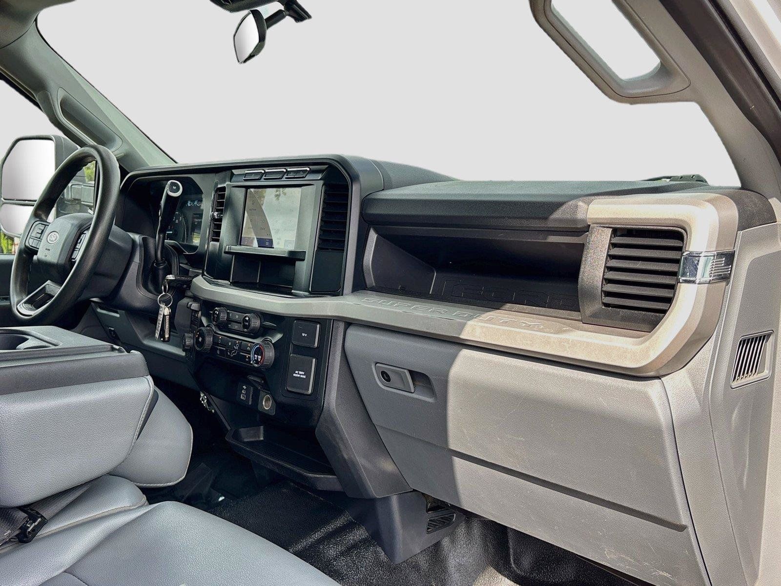 Used 2023 Ford F250 XL w/ FX4 Off-Road Package AWD/4WD image 26