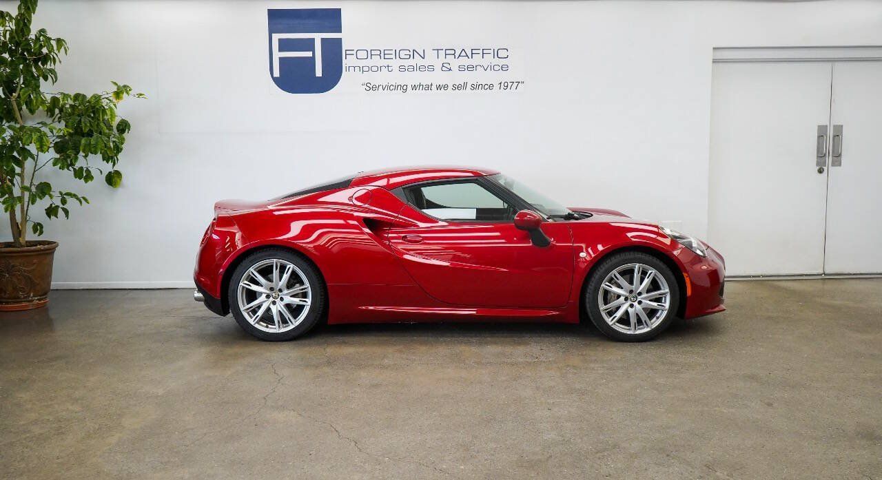 Used 2016 Alfa Romeo 4C Coupe w/ Convenience Group - Coupe RWD image 12