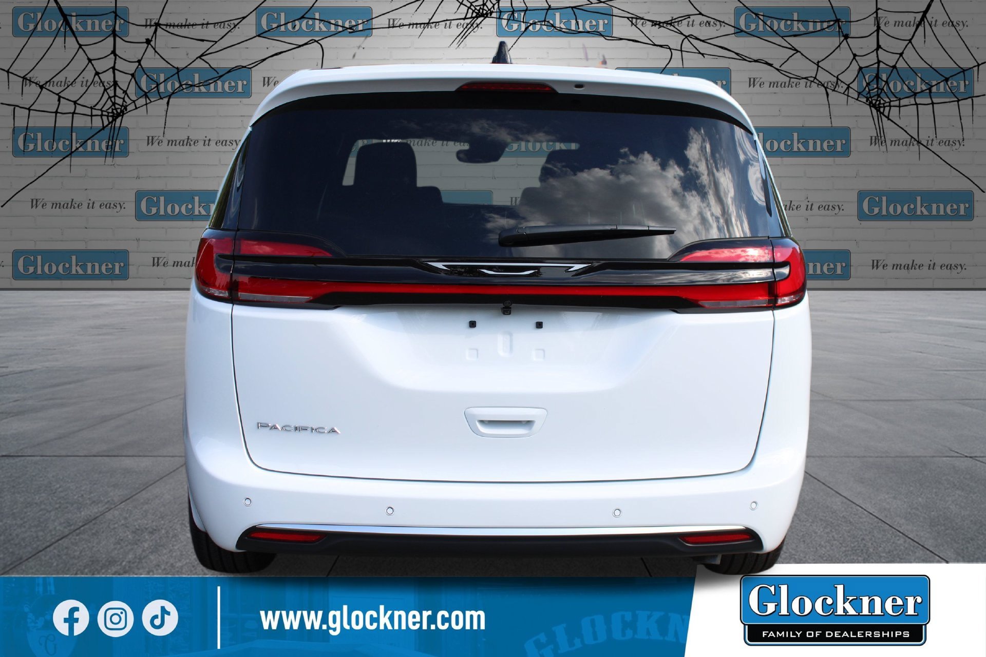 New 2027 Chrysler Pacifica Select FWD image 7