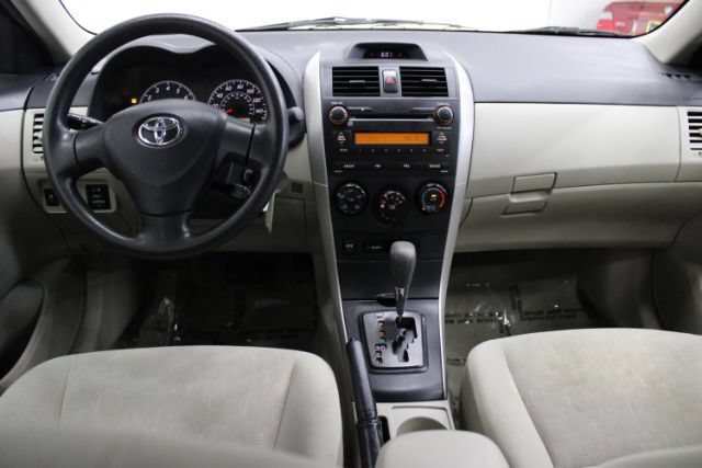 Used 2013 Toyota Corolla L FWD image 2