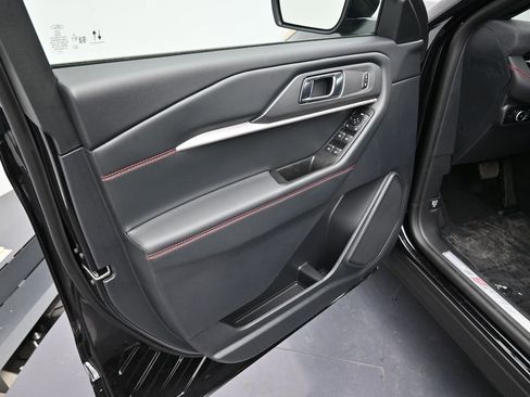 New 2026 Ford Explorer ST-Line w/ ST-Line Street Pack AWD/4WD image 9