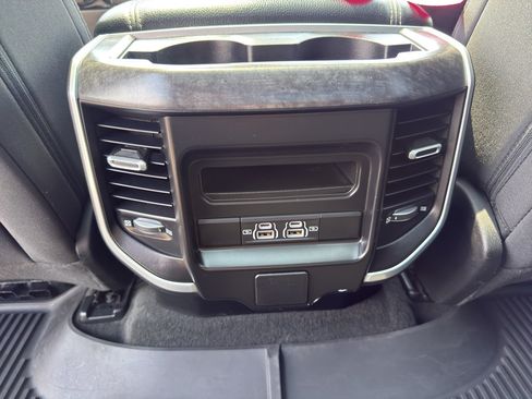 Used 2022 RAM 1500 Big Horn AWD/4WD image 34