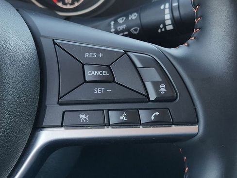 Used 2025 Nissan Sentra SR FWD image 22