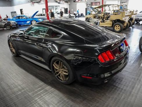 Used 2017 Ford Mustang Coupe RWD image 3