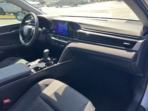 Used 2025 Toyota Camry LE w/ Convenience Package image 23