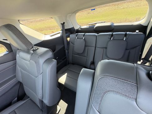 New 2026 Ford Explorer Active w/ Active Comfort Package image 23