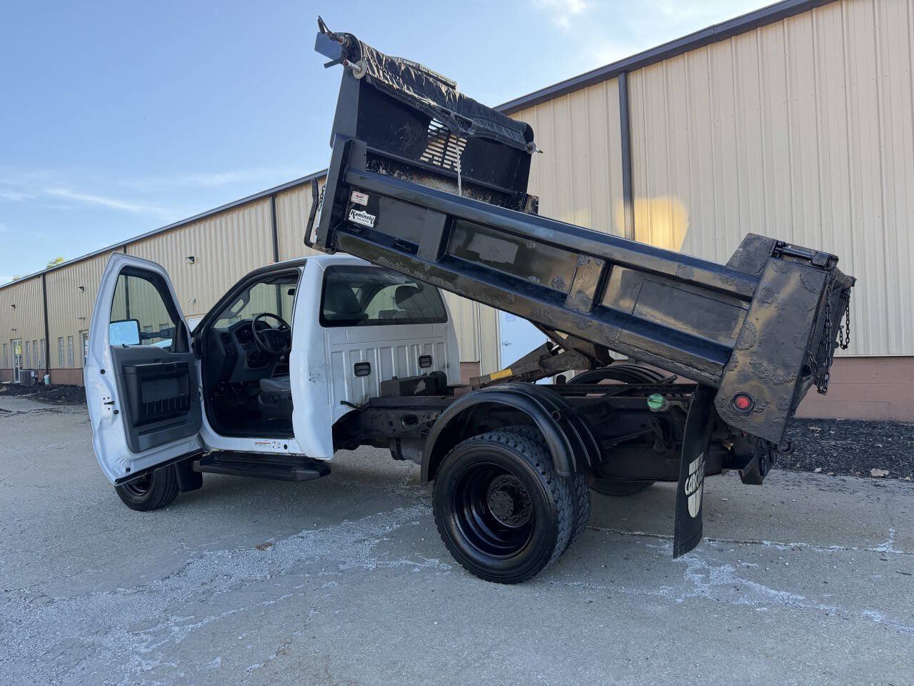 Used 2014 Ford F550 4x4 Regular Cab Super Duty image 35
