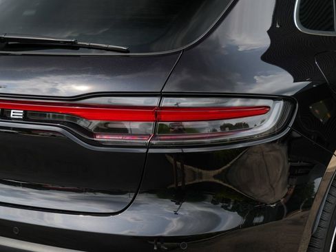 Certified 2026 Porsche Macan AWD/4WD image 15