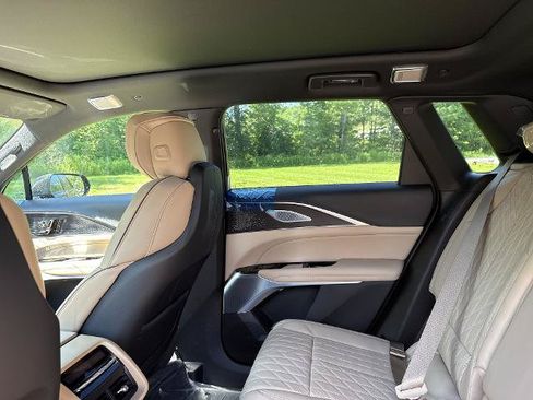 New 2026 Cadillac Lyriq Signature Luxury w/ Nappa Leather Package AWD/4WD image 11