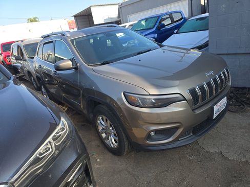 Used 2019 Jeep Cherokee Latitude w/ Popular Appearance Group image 3