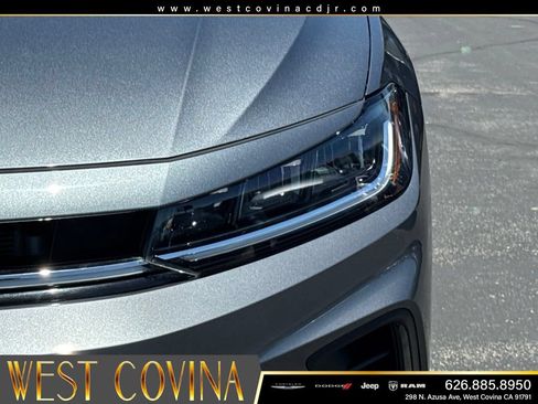 Used 2025 Volkswagen Jetta Sport FWD image 12