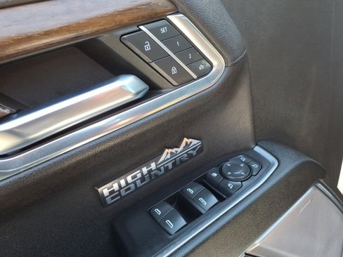 Certified 2023 Chevrolet Silverado 1500 High Country w/ High Country Premium Package AWD/4WD image 14