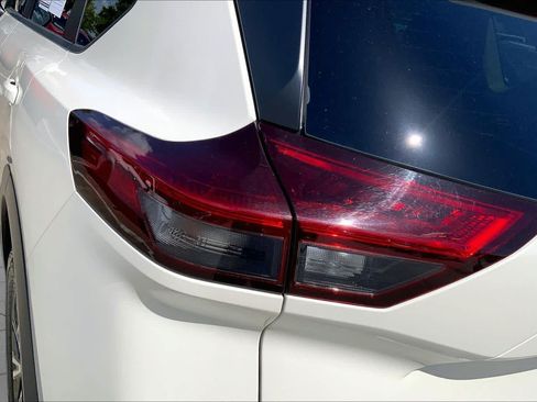 Used 2023 Nissan Rogue SV AWD/4WD image 27
