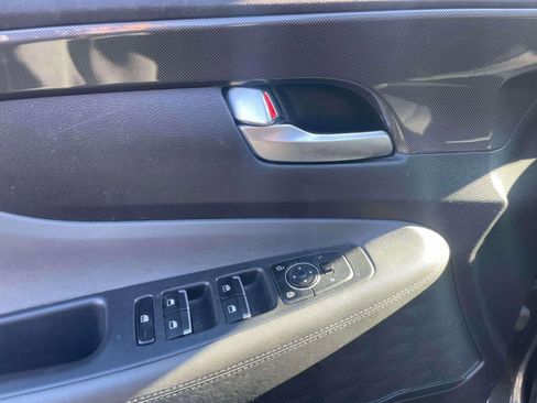 Used 2022 Hyundai Santa Fe SE image 15