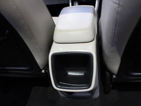 Used 2020 Volvo XC40 T5 Momentum w/ Protection Package image 34