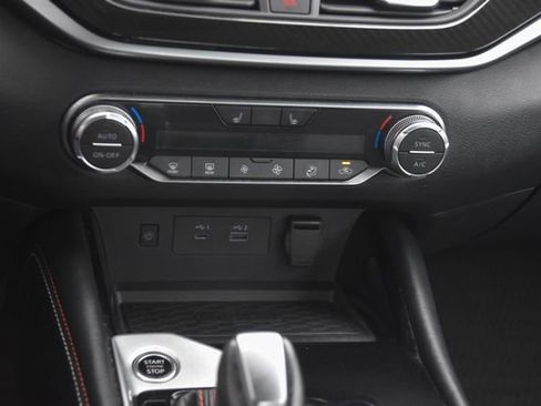 Used 2025 Nissan Altima 2.5 SR w/ SR Premium Package image 37