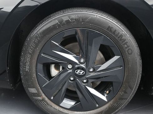Used 2023 Hyundai Elantra SEL FWD image 16
