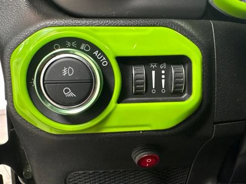 Used 2022 Jeep Gladiator Sport AWD/4WD image 18
