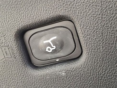 Certified 2023 Lincoln Nautilus Reserve w/ Equipment Group 201A image 28