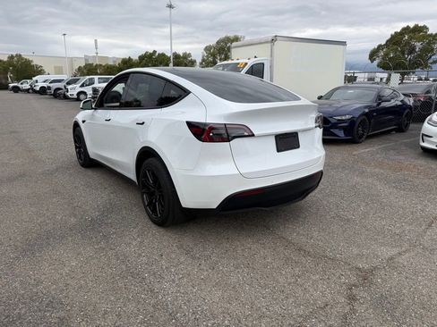 Used 2022 Tesla Model Y Long Range AWD/4WD image 4