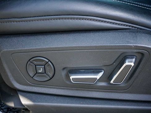 Used 2022 Audi e-tron Prestige w/ Prestige Package image 20