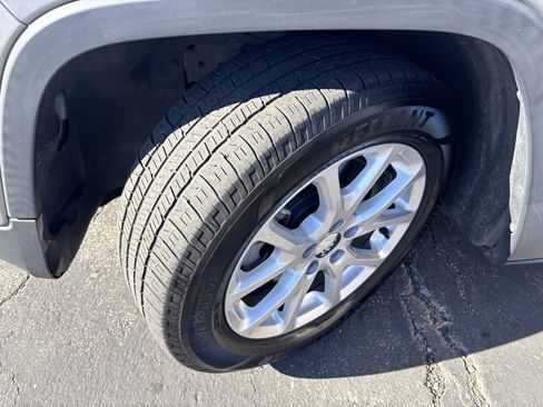 Used 2016 Jeep Cherokee Latitude image 7