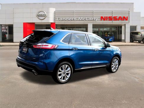 Used 2024 Ford Edge Titanium image 3