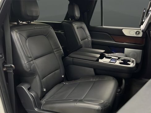 Used 2022 Lincoln Navigator L Reserve AWD/4WD image 25