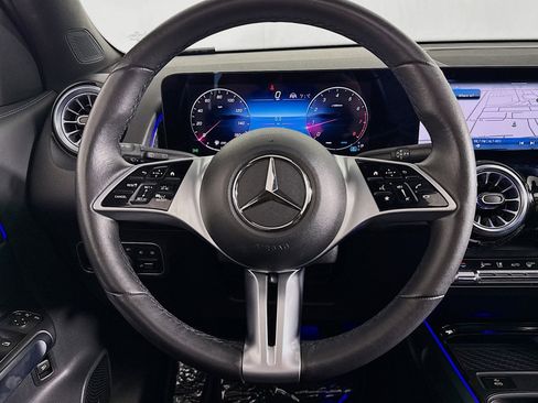Certified 2024 Mercedes-Benz GLB 250 4MATIC image 19