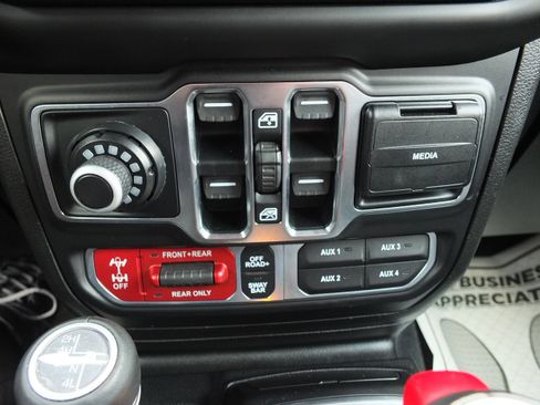 Used 2020 Jeep Gladiator Rubicon image 24