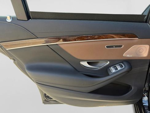 Used 2019 Mercedes-Benz S 560 4MATIC Sedan image 23