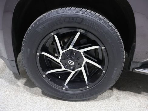 Used 2016 GMC Yukon XL Denali w/ Open Road Package image 9