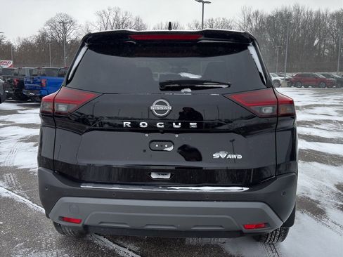 Certified 2023 Nissan Rogue SV image 7