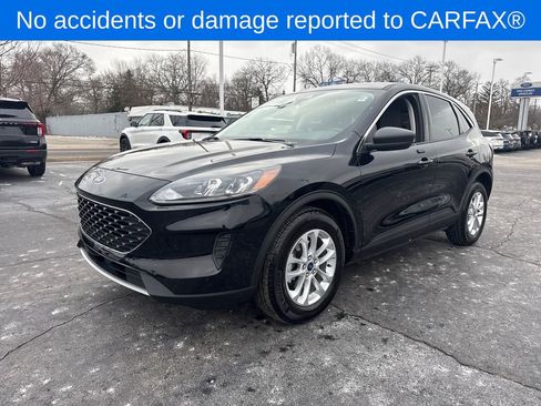 Used 2022 Ford Escape SE w/ Cold Weather Package image 2