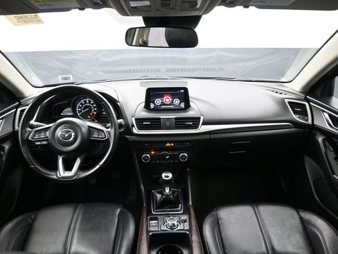 Used 2018 MAZDA MAZDA3 Touring image 21