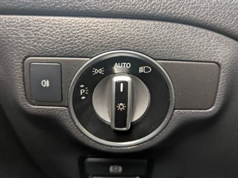 Used 2018 Mercedes-Benz CLA 250 4MATIC image 30