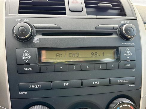 Used 2013 Toyota Corolla L image 13