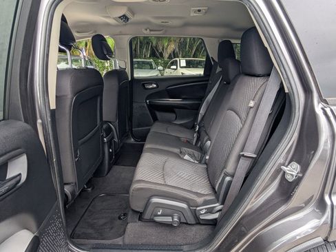 Used 2015 Dodge Journey SXT w/ Flexible Seating Group image 11