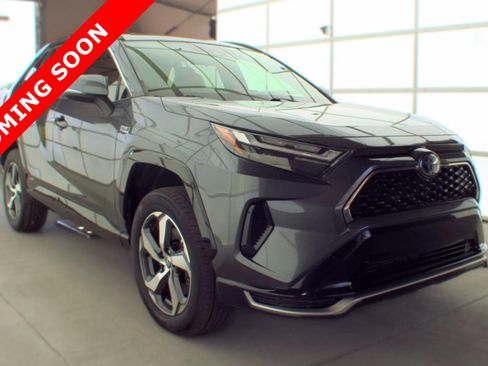 Used 2022 Toyota RAV4 SE AWD/4WD image 3