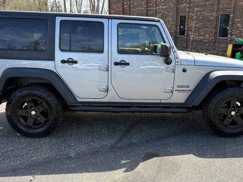 Used 2016 Jeep Wrangler Unlimited Sport w/ Quick Order Package 24S AWD/4WD image 9