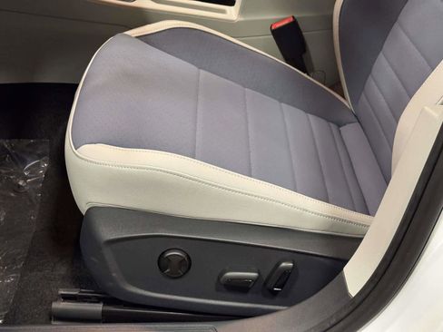 New 2026 Volkswagen Jetta SE image 19