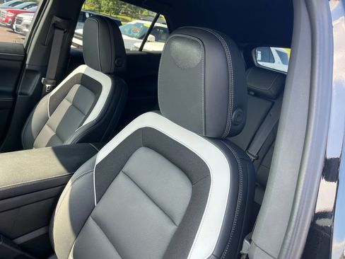 Used 2024 Chevrolet Blazer EV LT AWD/4WD image 11